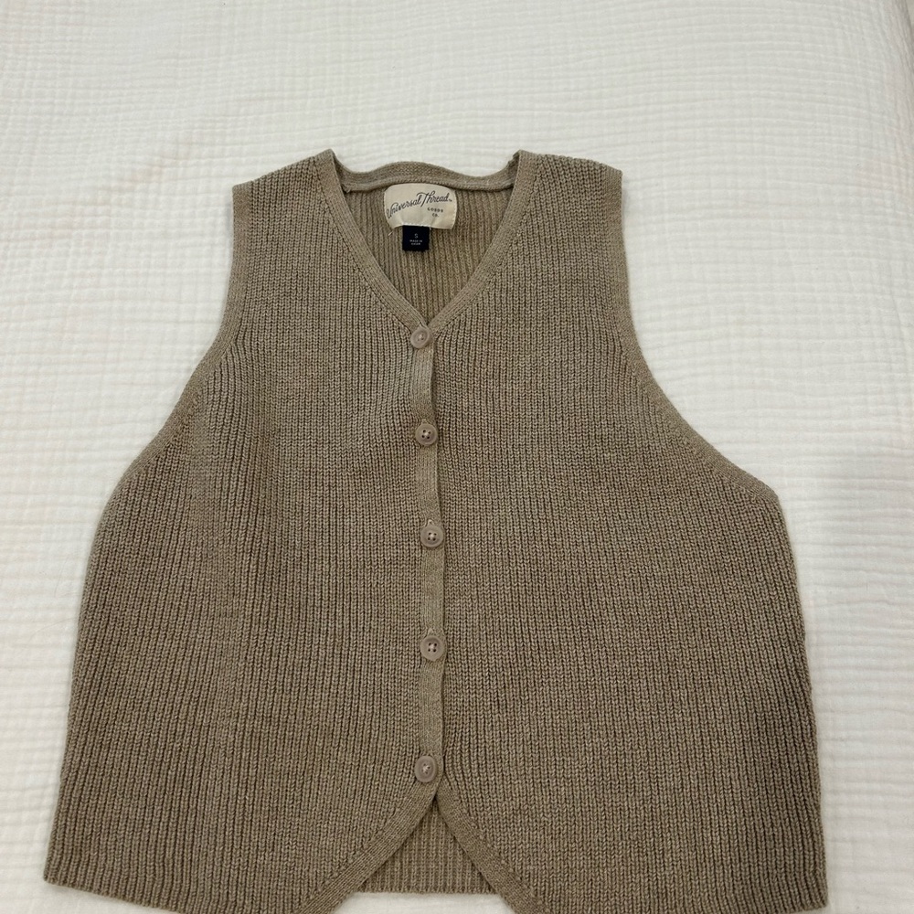 Universal Thread Tan V-Neck Sweater